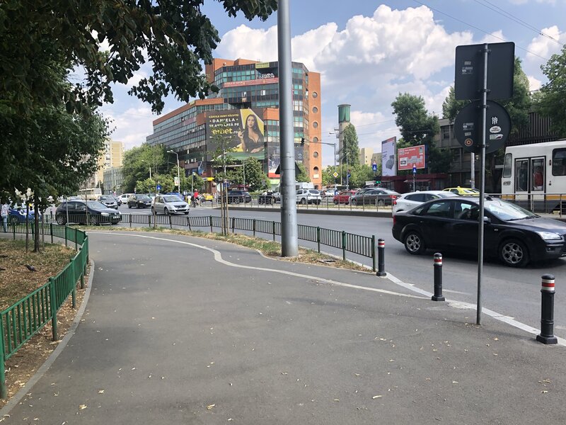 Pantelimon 283 colt cu Sos. Morarilor, inchiriez spatiu comercial.